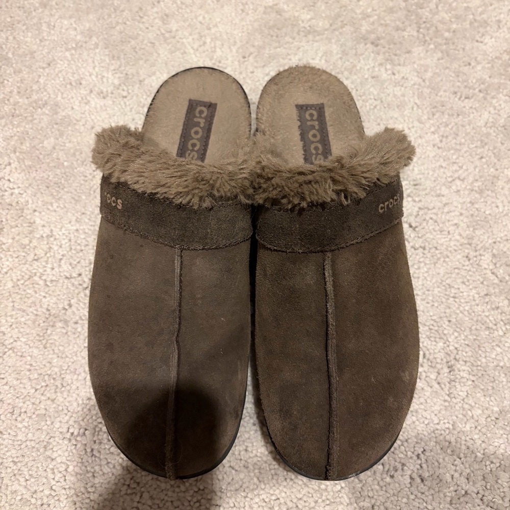 CROCS Women's Brown Suede Mules with Faux Fur